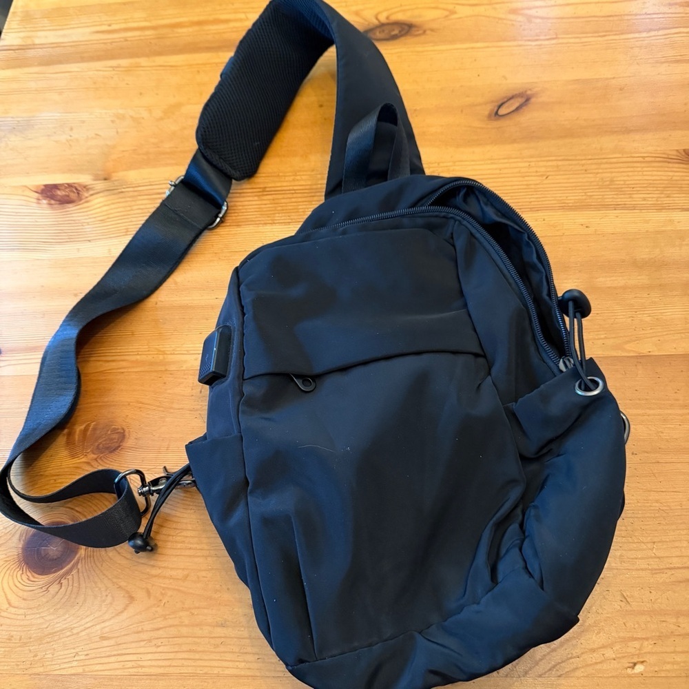 Backpack, Multipurpose Water Resistant Outdoor Crossbody Shoulder Daypack Black - Picture 2 of 7